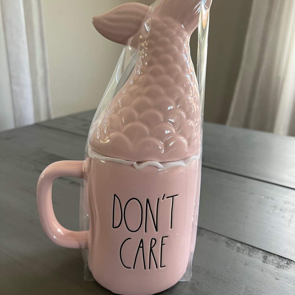 Mermaid Rae Dunn mug with topper. New